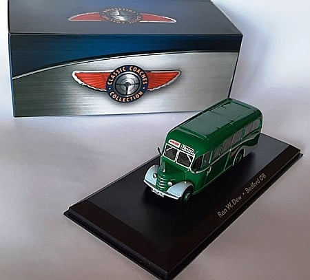 Autobuze/Tramvaie - Macheta Autobuz Bedford OB Ron W.Drew scara 1/72