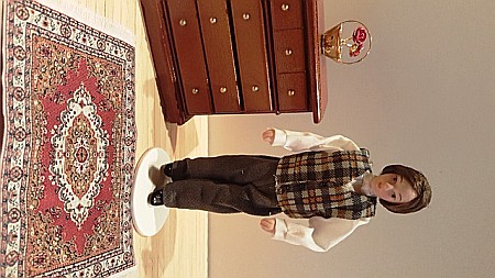 Papusi din portelan in miniatura pentru casute papusi si colectionari - Papusa portelan barbat