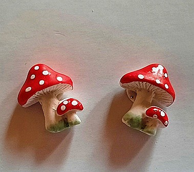GRADINA - mobilier, decoratiuni si accesorii miniaturi papusi - Ciupercute set 2buc - casuta papusii - miniaturi