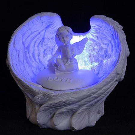 Decoratiuni - Ingeras in cuib din aripi cu lumina
