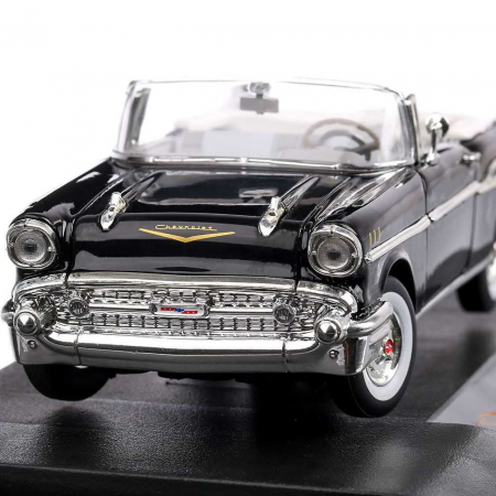 Chevrolet Bel Air convertible, negru, 1:32, Signature [3]