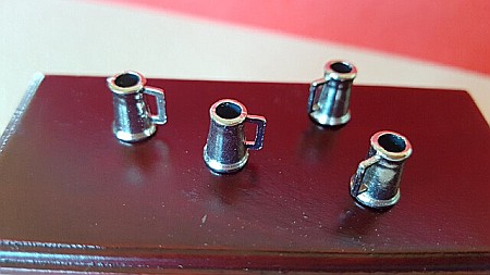 BUCATARIE - mobila, vase, ustensile, mancare, aparatura miniaturi papusi - Halbe de bere din metal  set 4 buc - miniaturi papusi