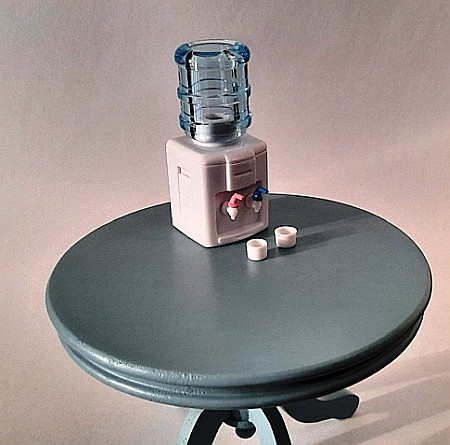 Accesorii diverse casuta Papusi - Aparat dispenser apa - miniatura casuta de papusi 1:12