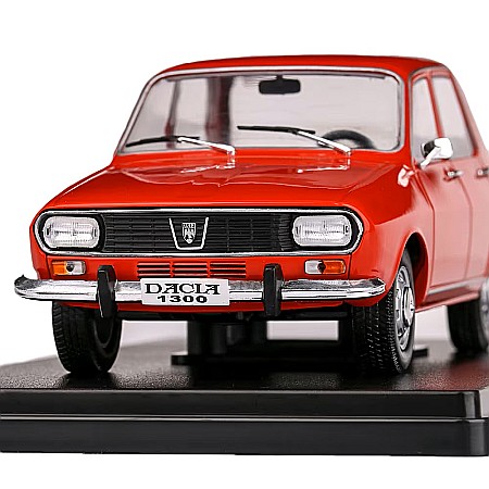 Macheta auto Dacia 1300 rosie, din 1970, scara 1:24 [2]