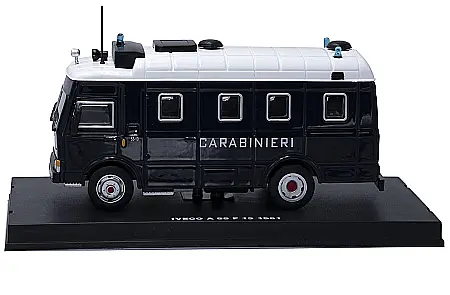 MACHETE AUTO - Iveco A55 F13 Carabinieri scara 1/43, macheta auto Atlas