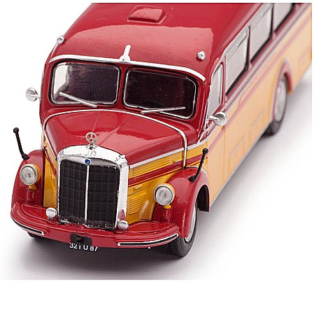 Macheta Autobuz Mercedes Benz O3500 1949 Scara 1:72 [3]