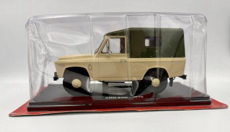 Macheta auto ARO 240 crem, din 1978, scara 1:24 [4]