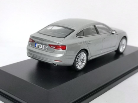 Macheta Auto Audi A5 2017 Sportback Argintiu Metalizat – Scara 1:43 Spark Dealer Edition [4]