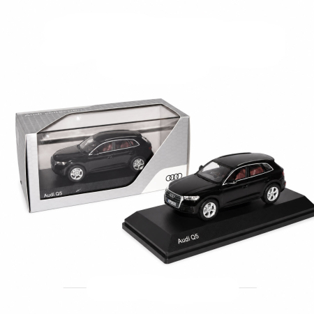 MACHETE AUTO SCARA 1:43 - Macheta auto Audi Q5 2017 negru Mythos, scara 1:43, Spark Dealer Edition, vitrina plexiglas