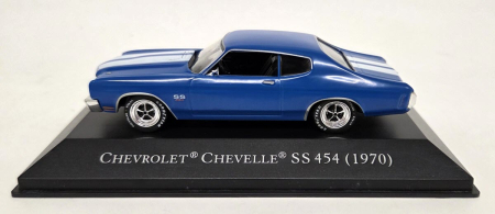 Macheta auto Chevrolet Chevelle SS 454 Coupe 1970, albastru cu dungi albe, scara 1:43, cu vitrina [3]