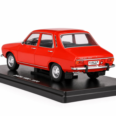 Macheta Auto Dacia 1300 1970 Rosie, Scara 1:24, Metalica, Postament Inscriptionat si Vitrina Plexiglas Premium [5]