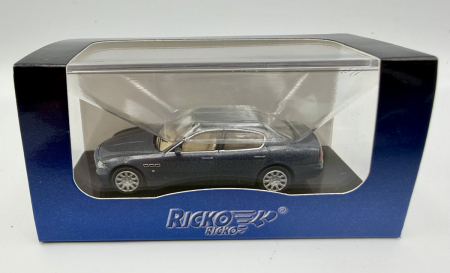 Masini de strada - Macheta Auto Maserati Quattroporte 2003 Albastru-Gri – Scara 1:87 (H0), Ricko 38306