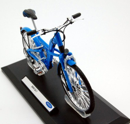 Macheta bicicleta BMW Q5 T albastra, scara 1:10, Welly, cu postament [2]