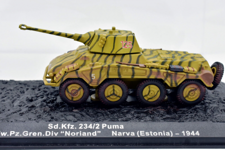 Militare - Macheta blindat Puma SDKFZ 234/2 Narva (Estonia) 1944, scara 1:72