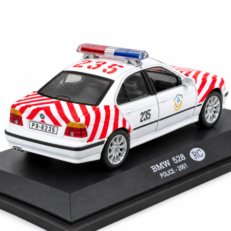 Macheta BMW 528 (E39) Politie Taiwan 2001 alb cu rosu, scara 1:43, DeAgostini [5]
