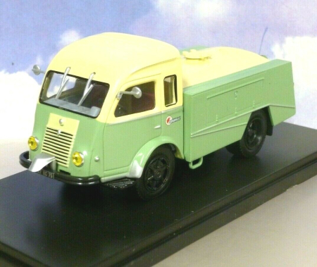MACHETE - Macheta Renault 2.5 Tonnes Arroseuse 1958 Scara 1:43 Hachette Renault Utility Vehicle Collection