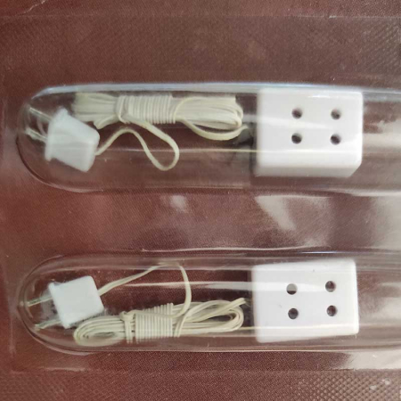 Corpuri de iluminat si aceesorii electrice - Priza dubla cu fir si stecher, set 2 bucati – accesorii electrice casute papusi 1/12