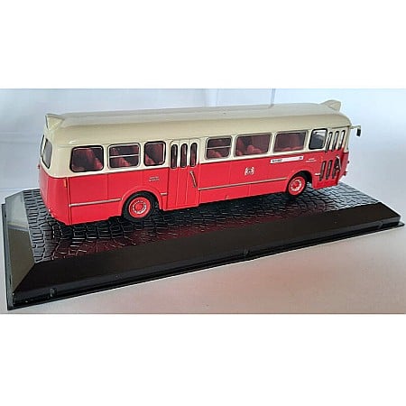 Autobuze/Tramvaie - Macheta Autobuz 1953 Renault S45 R4210 Scara 1:72