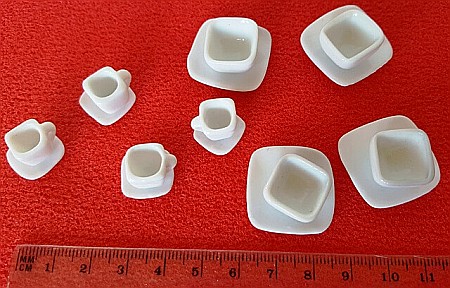 Servicii de masa, accsesorii si obiecte diverse din portelan pentru casuta papusi - Serviciu de masa portelan modern CUBIC FORM - casuta papusi