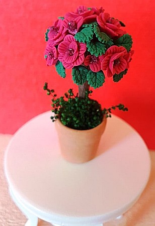 GRADINA - mobilier, decoratiuni si accesorii miniaturi papusi - Trandafir cu picior in ghiveci - casute papusi