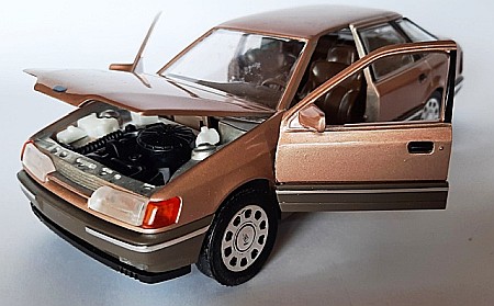 Masini de strada - Macheta Ford Scorpio, brons with chrome wheels 1:25