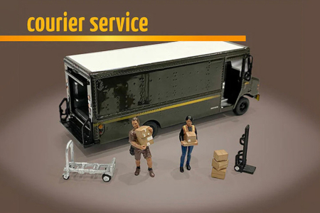 Mini Diorame - Set figurine Courier Service American Diorama AD-76495MJ, scara 1:64 – 2 figurine + accesorii