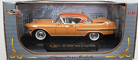 Macheta 1957 Cadillac Series 62 Coupe de Ville, 1:32, Signature