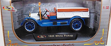 Masini de strada - Macheta 1920 White Van Pickup, white/blue 1:32
