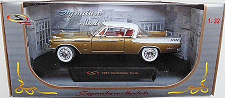 Macheta 1957 Studebaker Golden Hawk, gold, 1:32