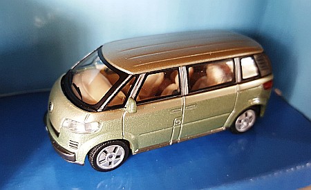 Masini de strada - Macheta Microbus VW Camper verde Scara 1:72 Cararama