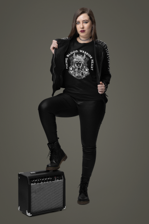 Tricouri Streetwear – Cultura urbană într-un design autentic | Hypewear.ro - tricou-viking-blood-warrior-heart-femeie-razboinic-nordic