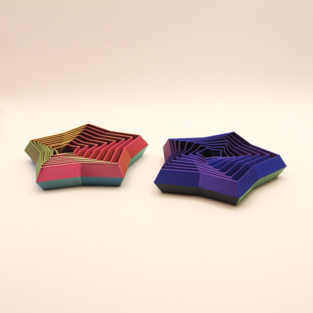 Stea hipnotică interactivă 3D – obiect geometric cu iluzie optică Idearium