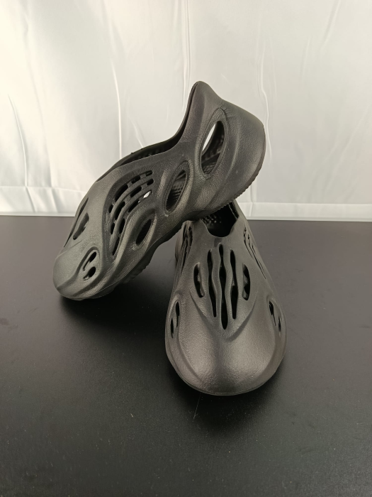 Papuci sport, Barbati, Yeezy, Negru, nr 41 [2]