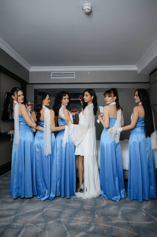Alege rochii care completează perfect momentul
