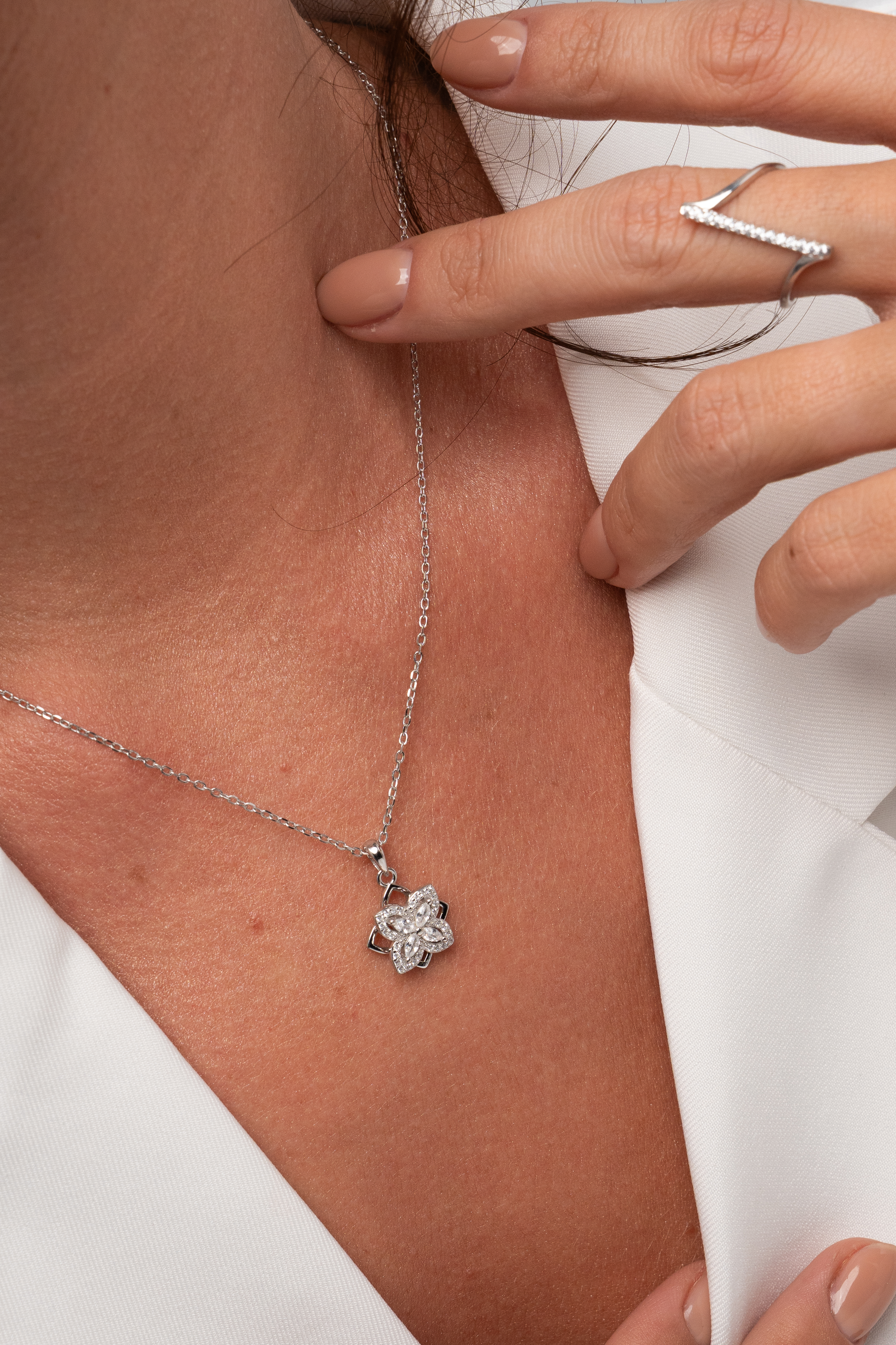 COLECTIA LADY ILSY - Colier Bloom Motion Silver