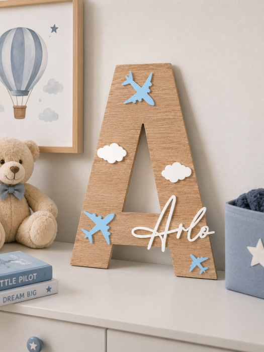 Literă decorativă personalizată – Avioane [2]