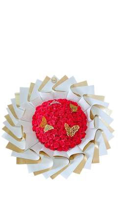 Aranjamente Florale Din Săpun - Buchet Royal cu 101 Trandafiri de Săpun Roșii, Fluturi Aurii și Coroniță Elegantă