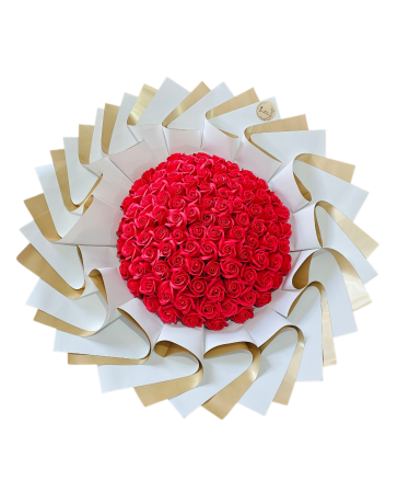 101 Trandafiri din Săpun - Buchet 101 trandafiri din săpun cu fluturasi și coroniță – Aranjament floral premium