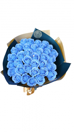 Buchete de Trandafiri din Săpun - Buchet 35 Trandafiri din Săpun Albastri cu Diamant și Perle – Ambalaj Premium