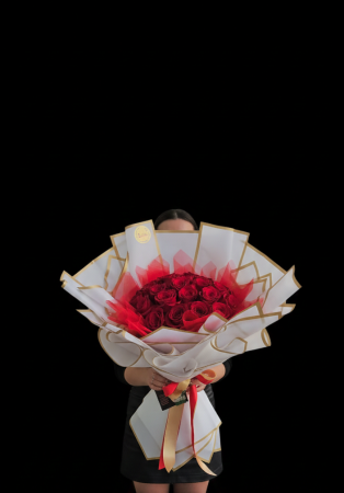 Buchete de Flori Naturale - Buchet cu 25 de trandafiri rosii – Imperial Premium Flowers