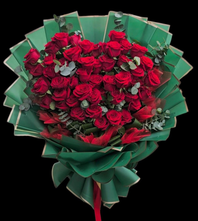 Valentine's Day - Buchet de Lux „Contrast Regal” – 51 Trandafiri Roșii, Eucalipt și Aspidistra