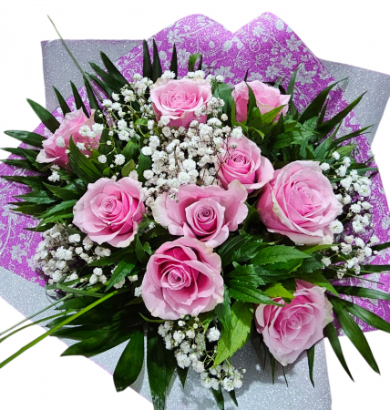 Buchete de Flori Mixte - Buchet elegant de trandafiri roz și gypsophila – Aranjament floral delicat