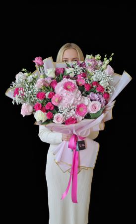 Valentine's Day - Buchet pastel cu hortensii si trandafiri – Imperial Premium Flowers