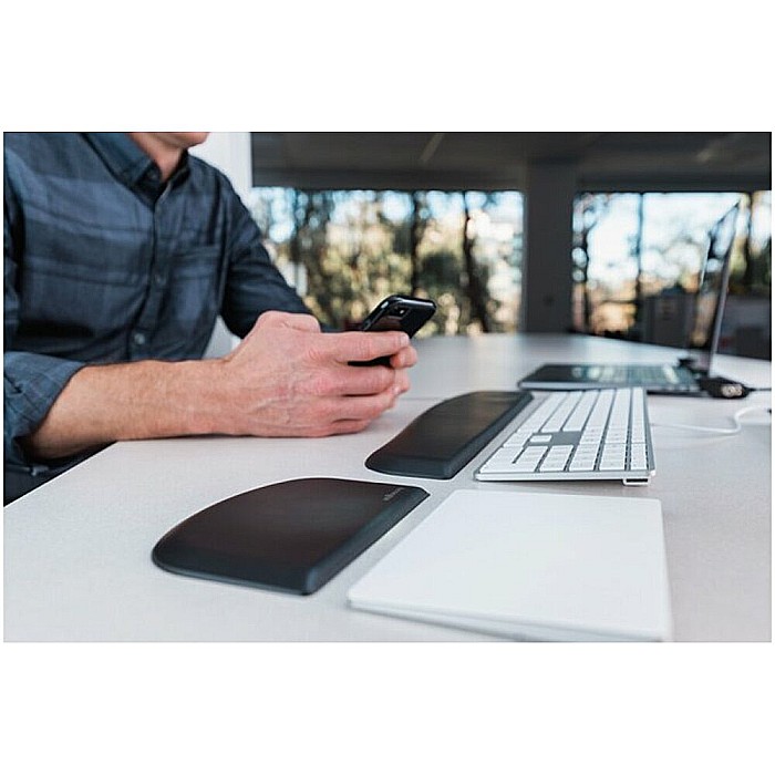 Suport ergonomic Kensington ErgoSoft, pentru incheietura mainii, pentru tastatura slim, negru [3]