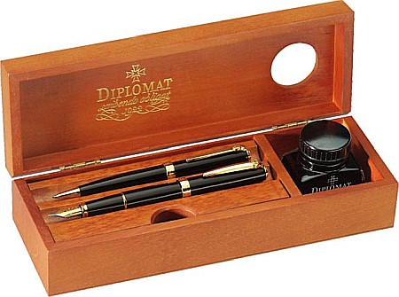 Instrumente de scris de lux - Cutie din lemn pentru instrumente de scris, calimara inclusa, DIPLOMAT - cherry wood