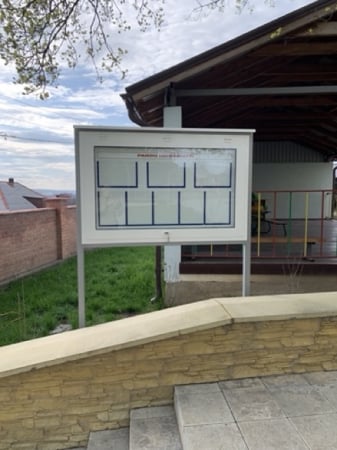 Școala și liceul - Panou informativ exterior