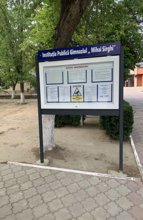Școala și liceul - Panou informativ exterior „Gimnaziul Mihai Sîrghi”