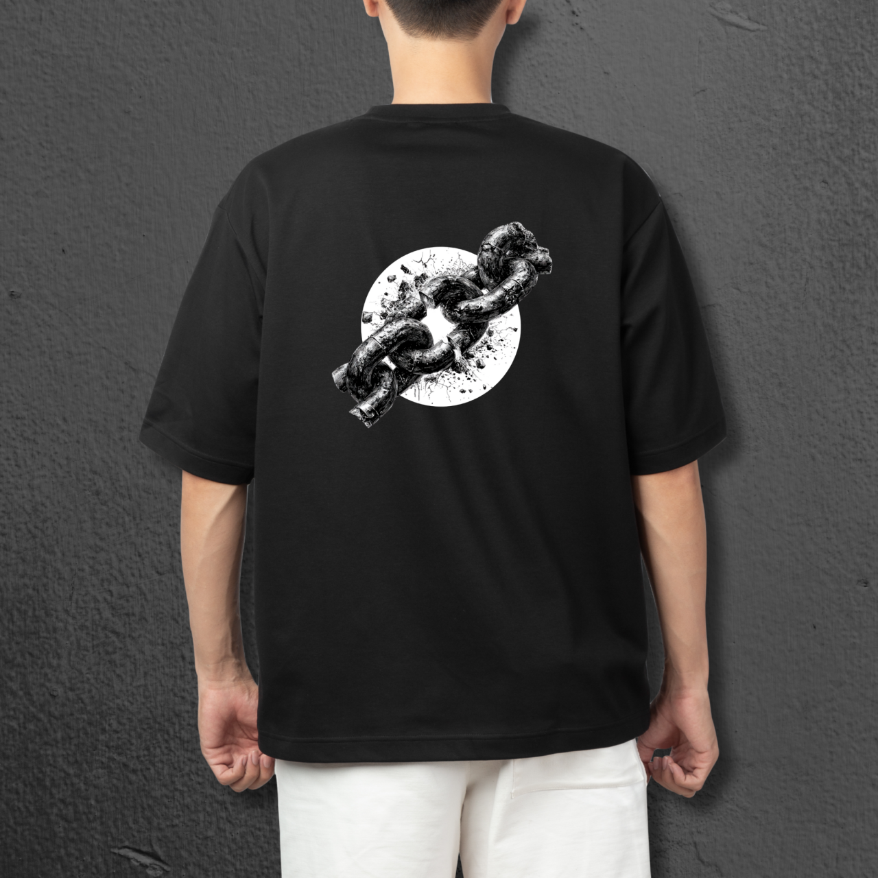 Tricou “Unleash the Rebel” – Oversized Streetwear Unisex – Alb / Negru [2]