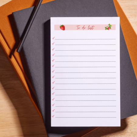 BLOCNOTES/MEMO PADS/ NOTEPADS - Planner To Do List A6 – Bloc de Notite cu Foi Detasabile in Latura Superioara - 100 File Dictando | Design Capsuni Handmade