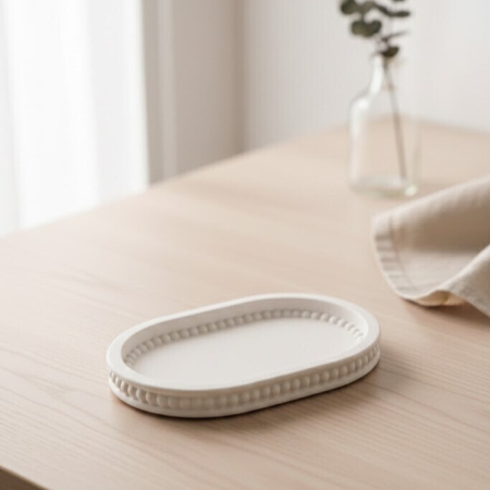 Obiecte decorative din ceramica - Tăviță cu perle albă „Esența”